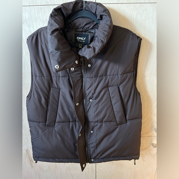 Chocolate Brown Puffer Vest - Picture 2 of 10